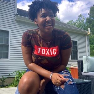 Meet your Posher, Genaya